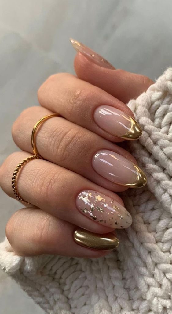 Gold Festive Manicure Ideas
