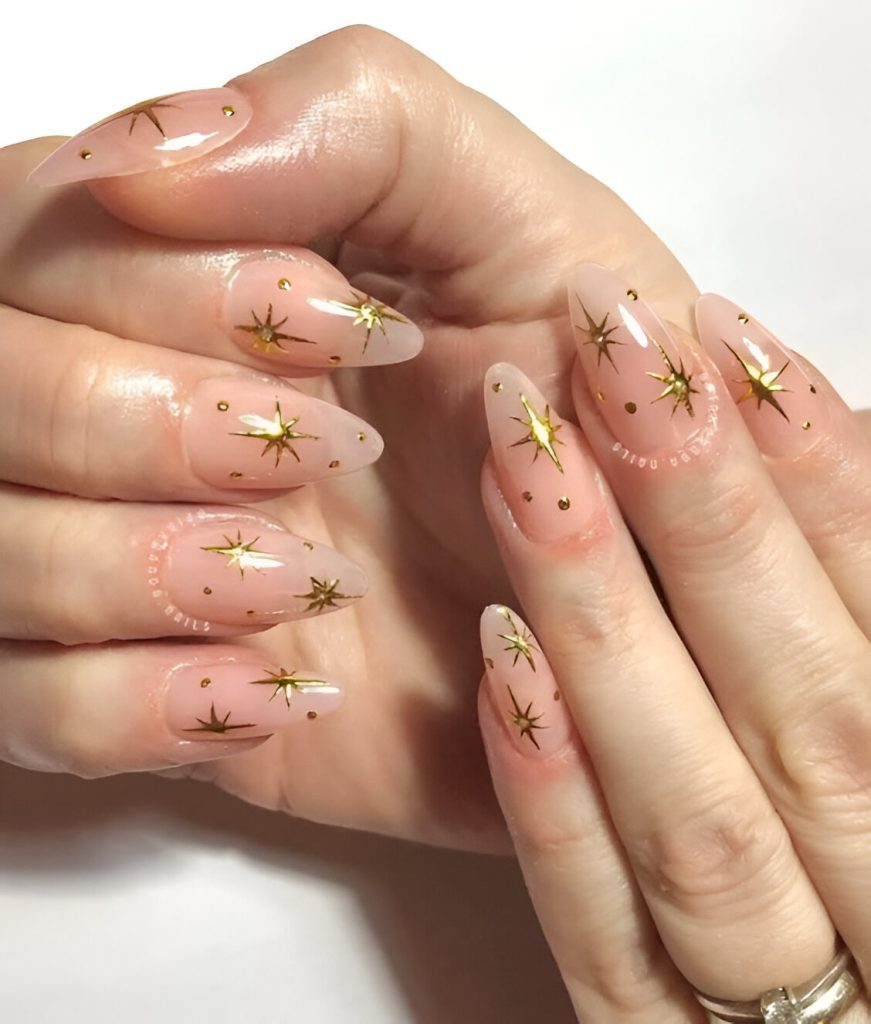 Gold Festive Manicure Ideas