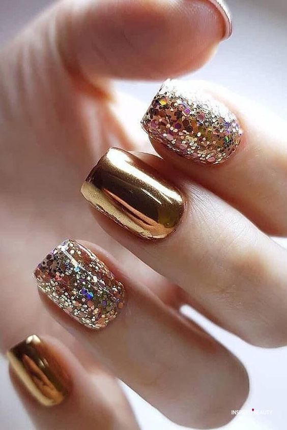 Gold New Year Manicures
