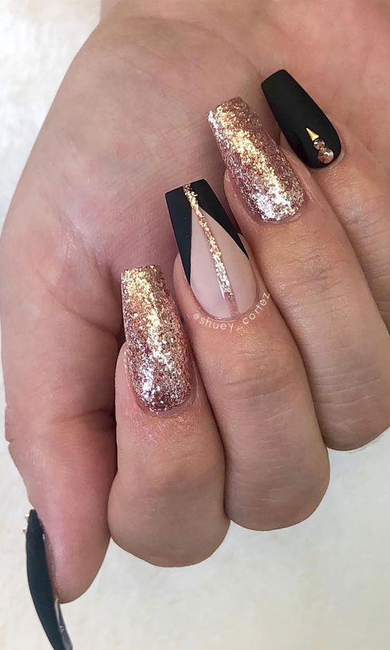 Gold New Year Manicures