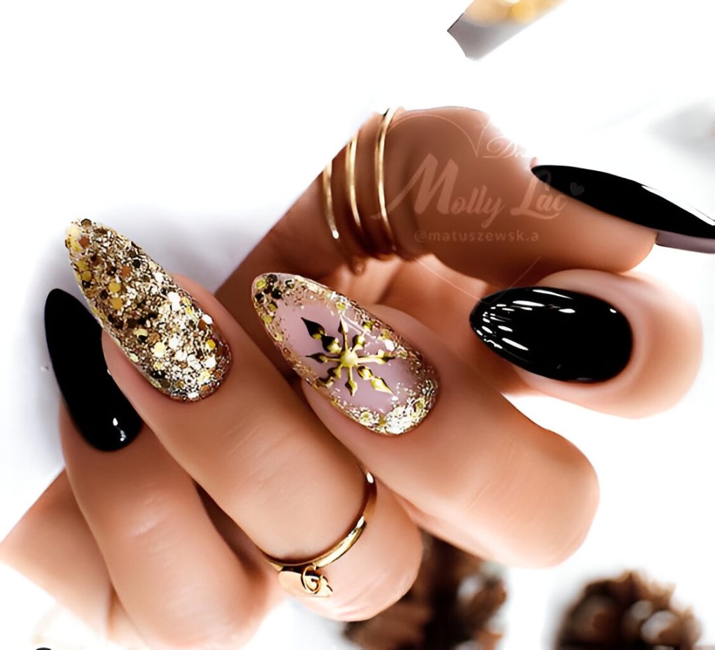 Gold New Year Manicures