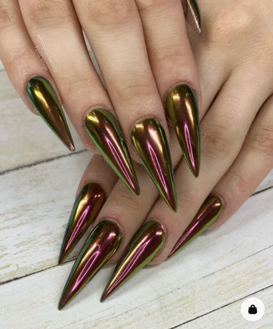 Gradient Chrome Stiletto Manicure1