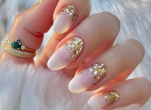30 Gorgeous Graduation Nails That Spark Up Your Ceremony Outfit
