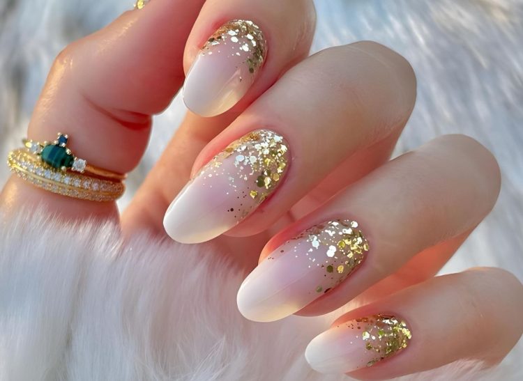 30 Gorgeous Graduation Nails That Spark Up Your Ceremony Outfit