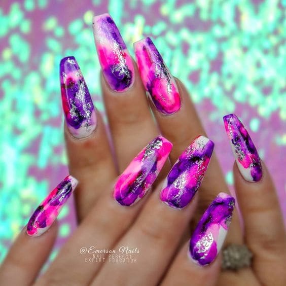 Hip Marbling Manicure