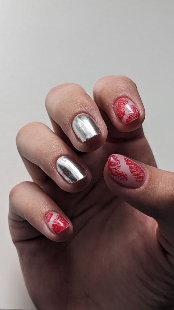 Kiss Mark Nail Art