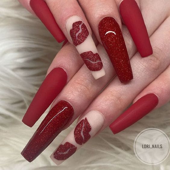 Kiss Mark Nail Art