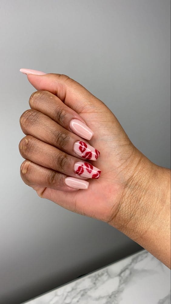 Kiss Mark Nail Art