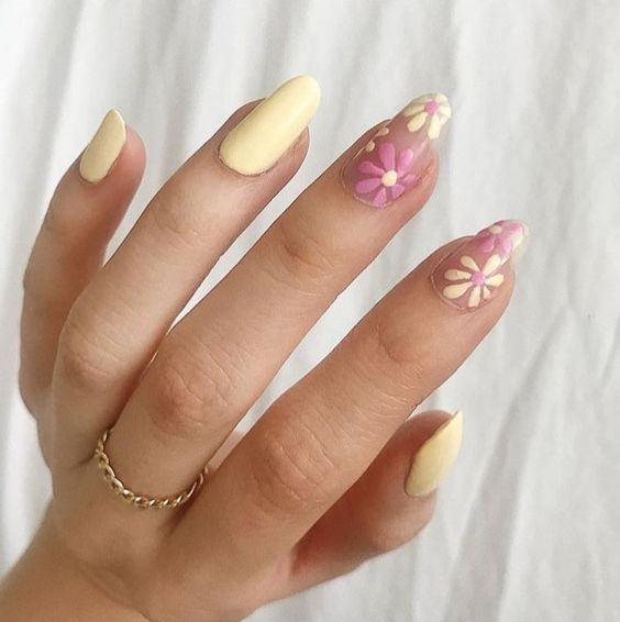 Lovely Mini Floral Pastel Nails6