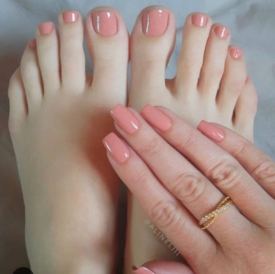 Matching Manicure and Pedicure1