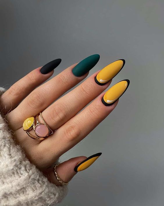 Matte Comic Nails