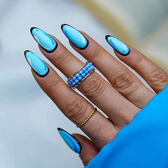 Matte Comic Nails2