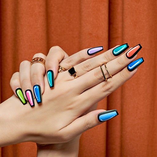 Matte Comic Nails3