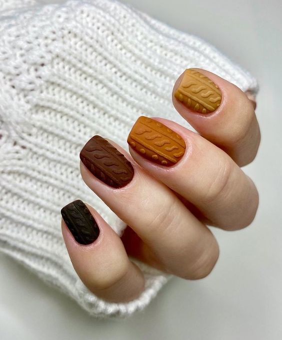 Matte Sweater Nails2
