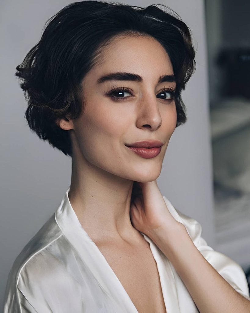 Middle-Part Curly Pixie Bob
