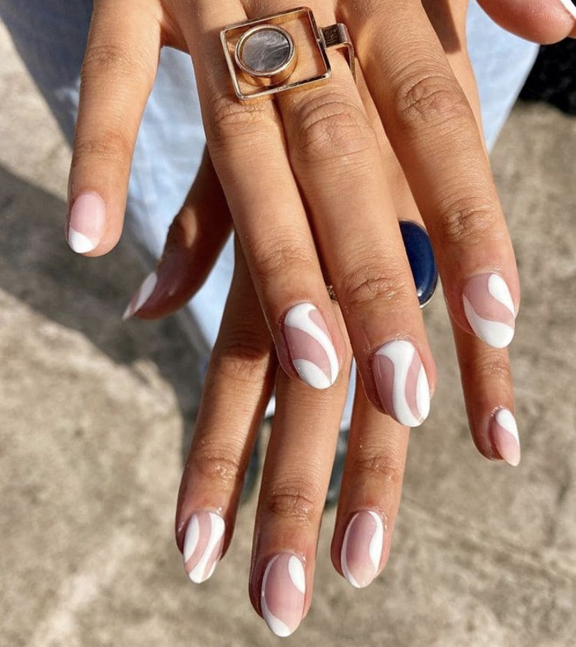 Minimal Swirls Mani