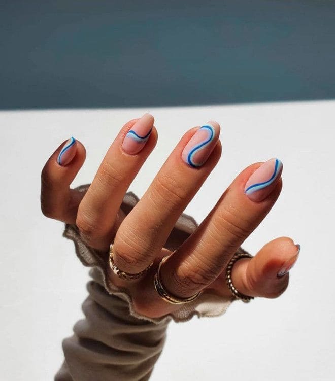 Minimal Swirls Mani