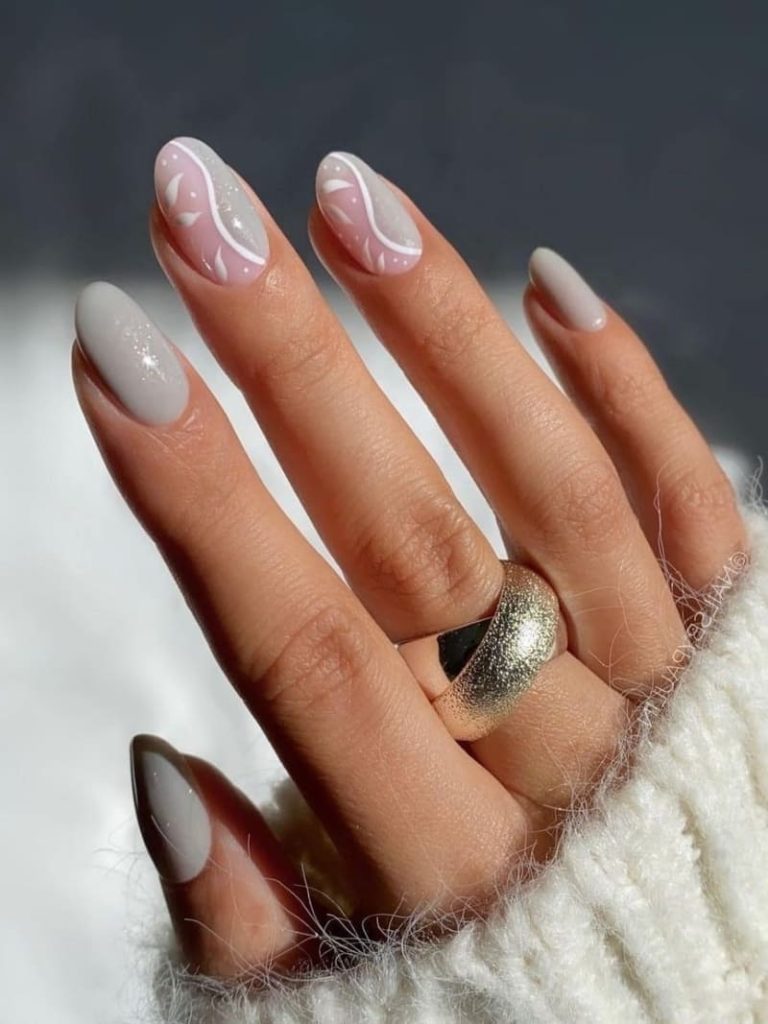  Minimalistic Short Grey Nail Designs