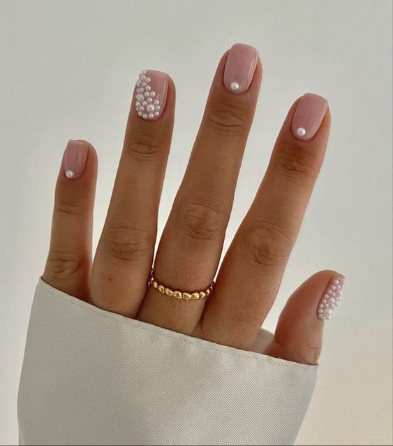 Pearl Short Mani