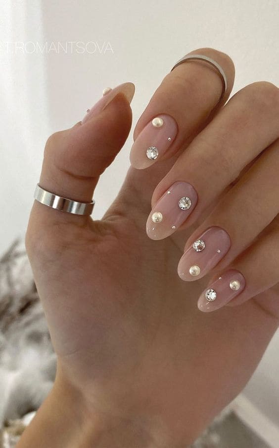 Pearl Short Mani