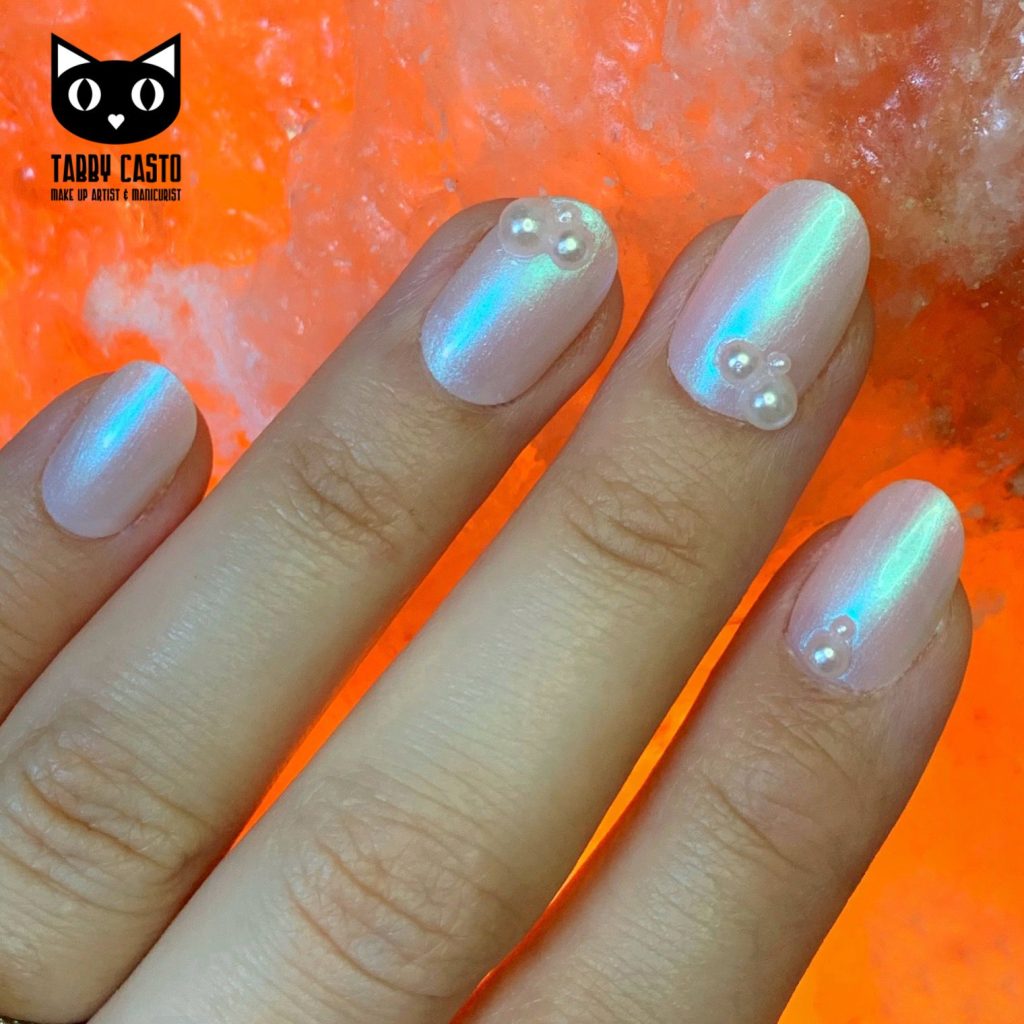 Pearlescent Beach Nail Ideas