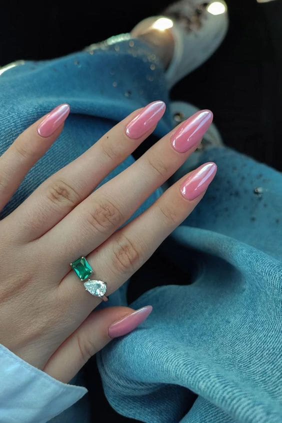 Pinky Pearlescent Nailsv