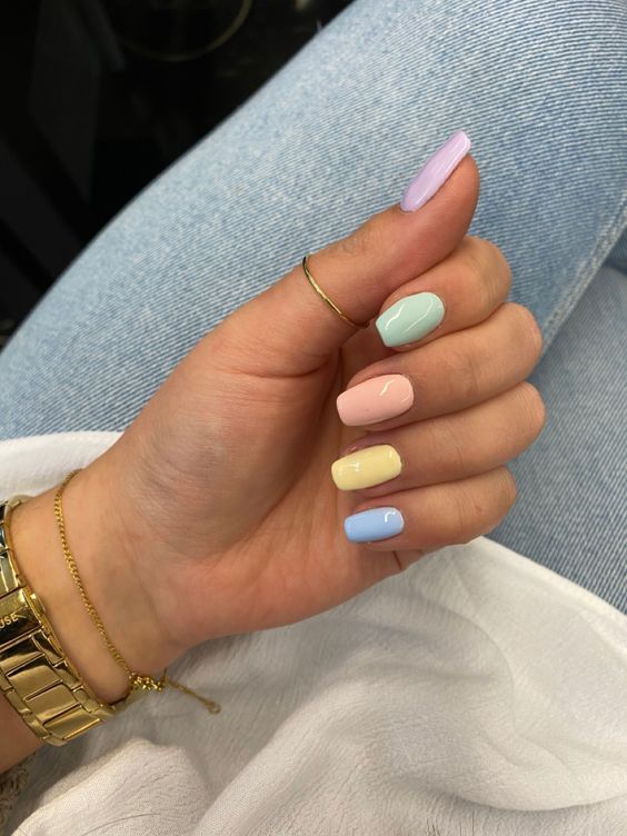 Plain Pastel Nail Ideas1