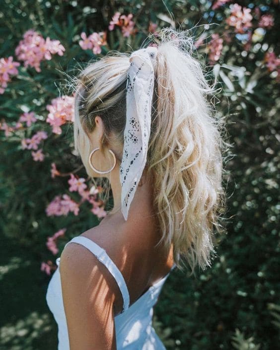 Ponytails With Cute Hair Tie
