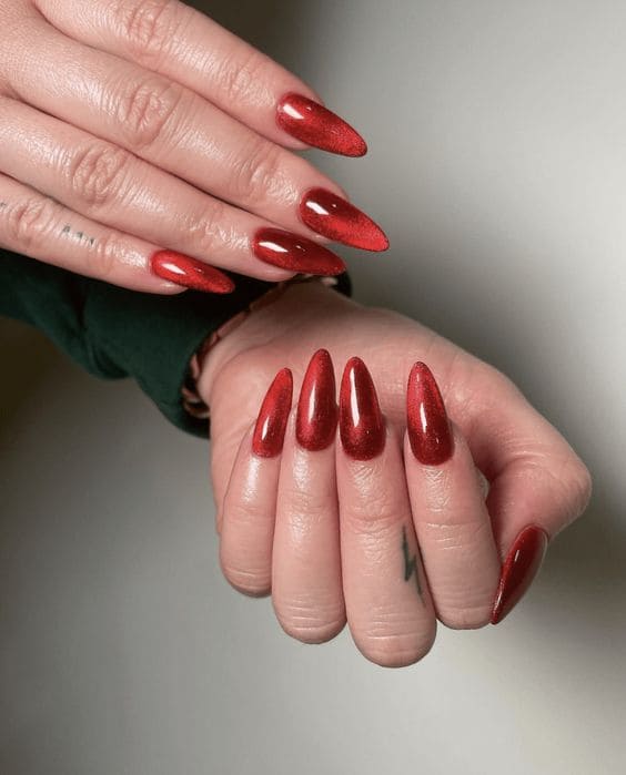  Red Cat Eye Manicure