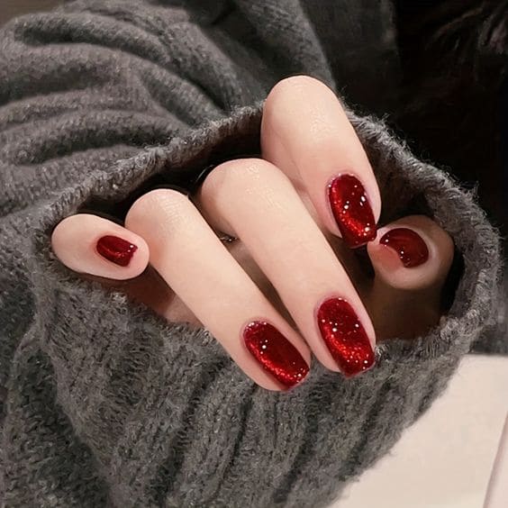  Red Cat Eye Manicure