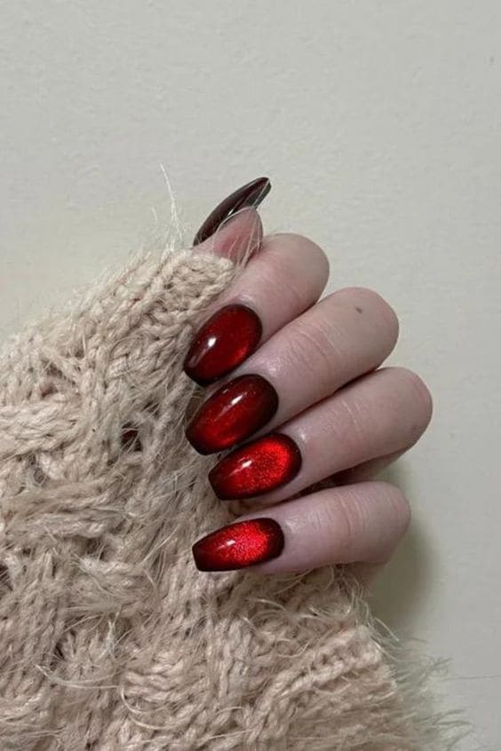  Red Cat Eye Manicure
