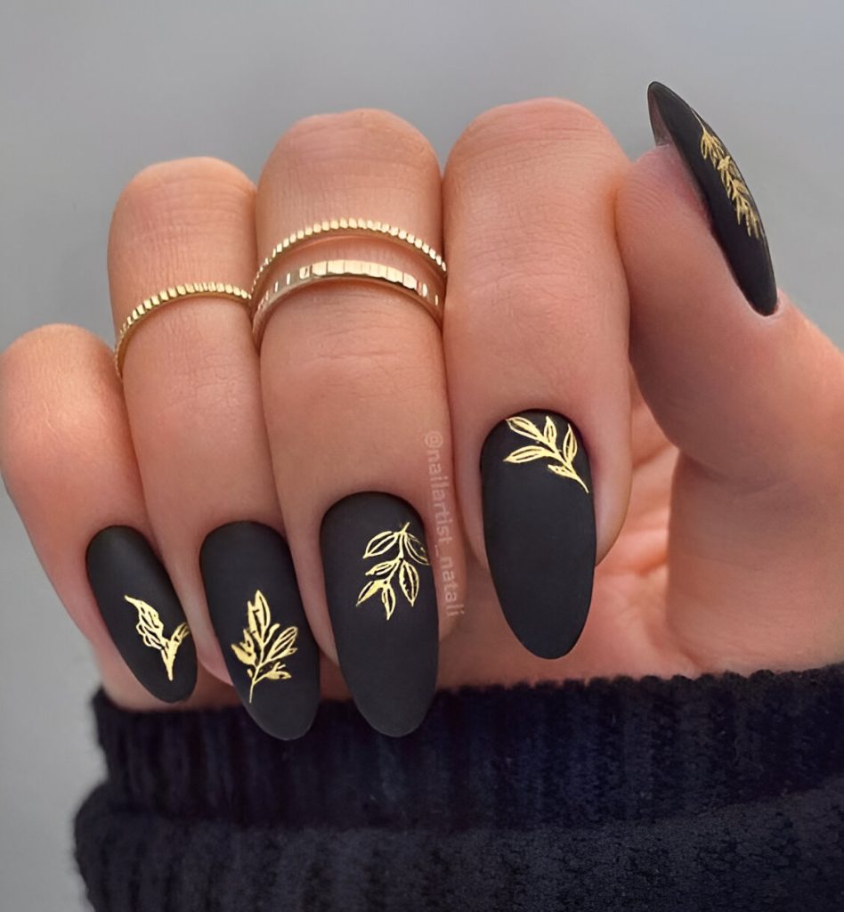  Short Black Almond Nails