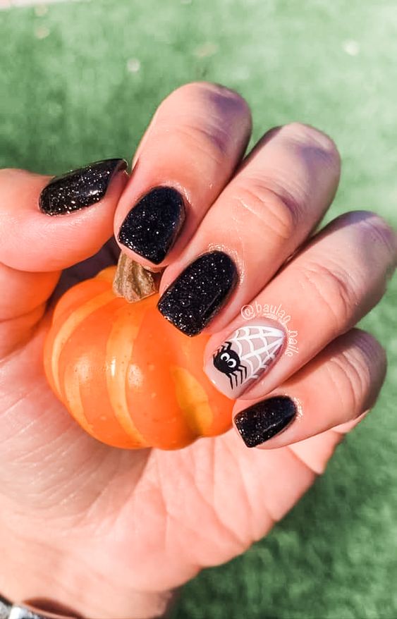 Short Black Nails With Glitter