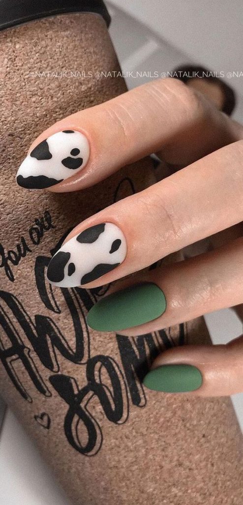 Short Cow-Printed Nails