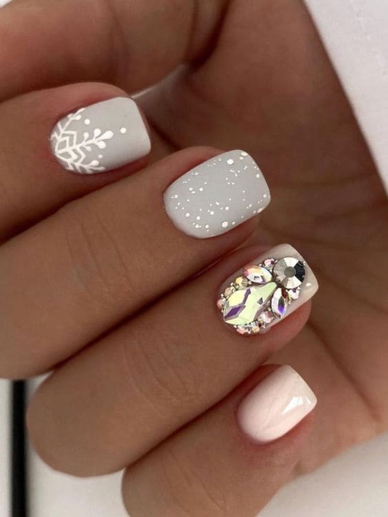 Short Glam Nails With Gems