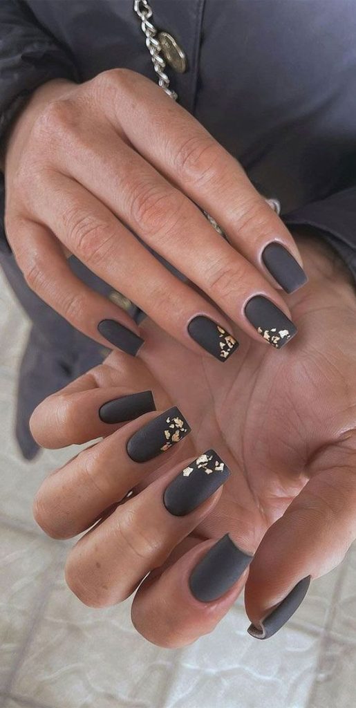 Short Grey Nail Designs With Gold