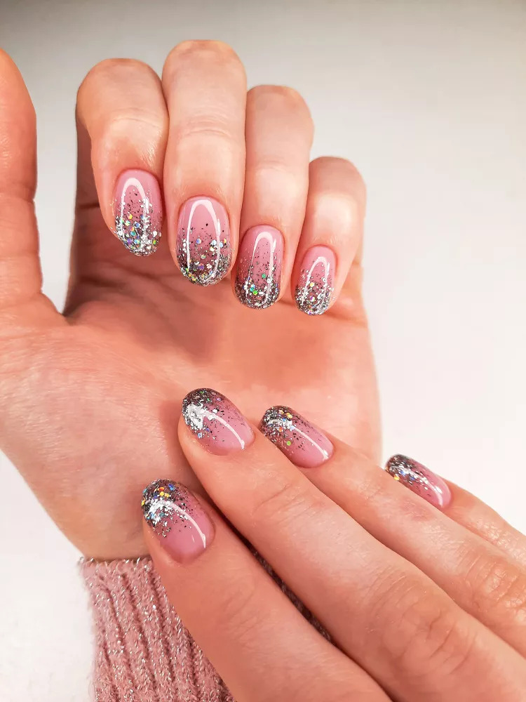 Short Ombre Glitter Nail Designs