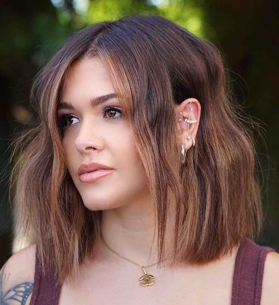 Short Wavy Bob With Light Brown Highlights