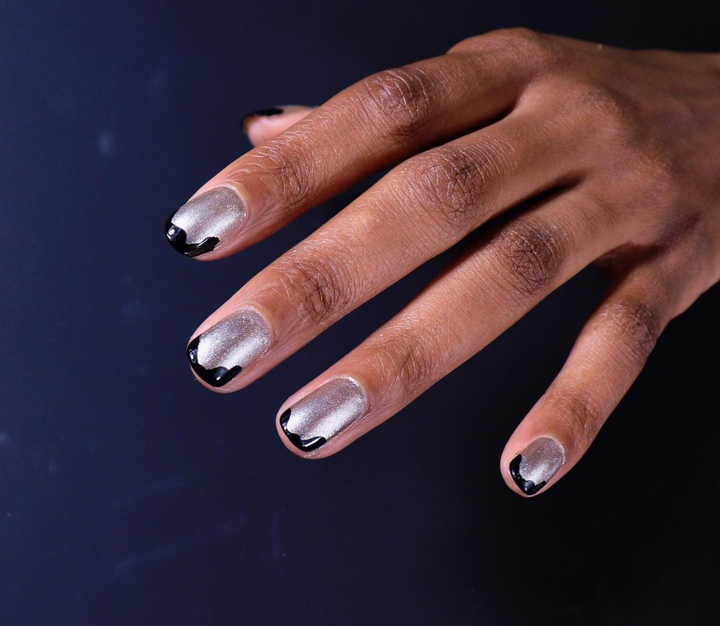  Silver Winter Nails With Black Tips