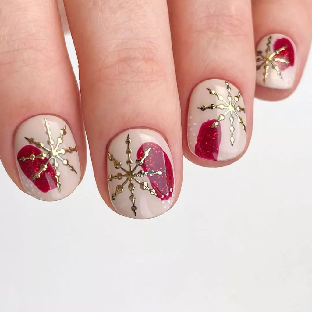  Simple Christmas Nails With Snowflakes