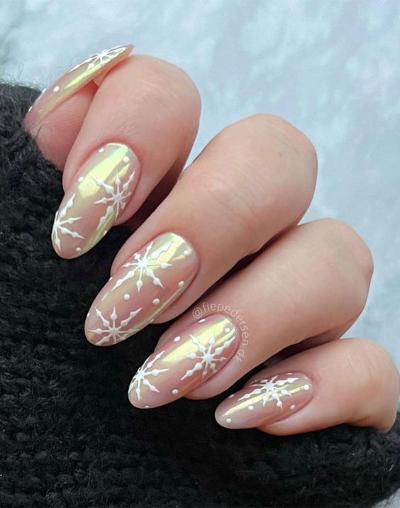  Simple Christmas Nails With Snowflakes