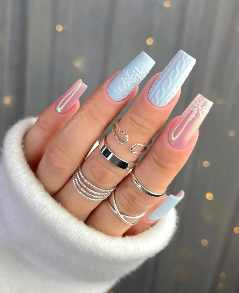  Simple Christmas Nails With Sweater Design