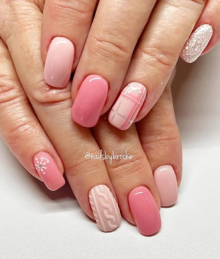  Simple Christmas Nails With Sweater Design