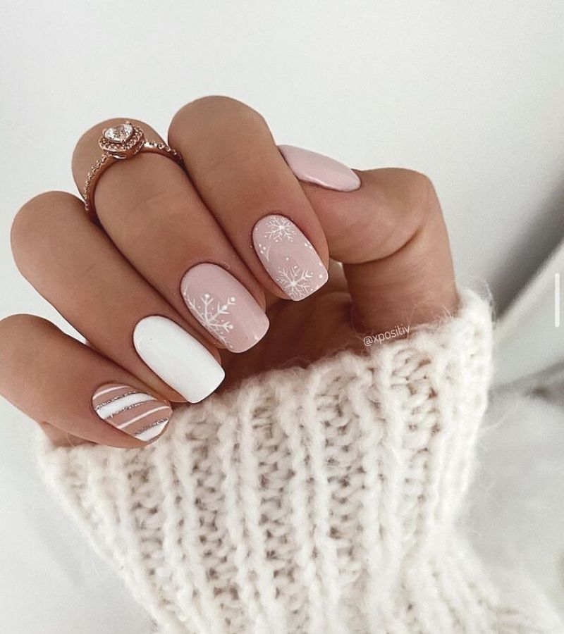 Simple White Xmas Manicures