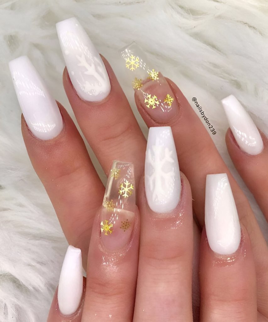 Simple White Xmas Manicures