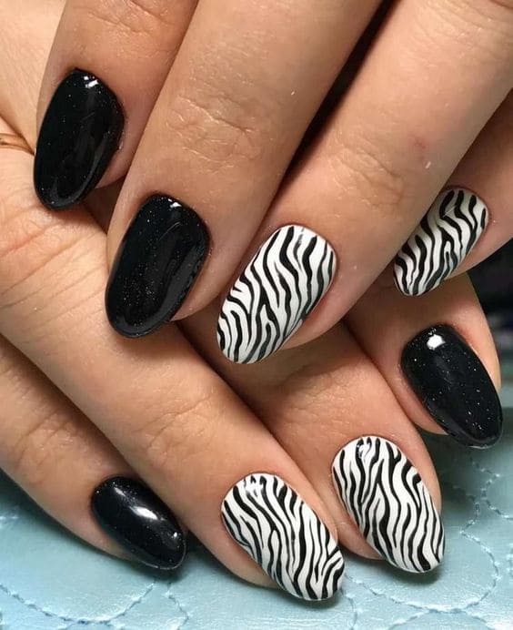 Simple Zebra Nails