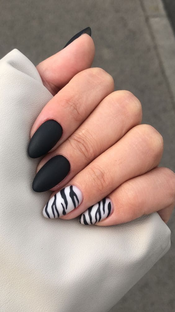 Simple Zebra Nails