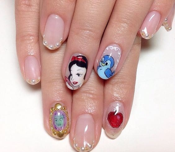 Snow White Mani
