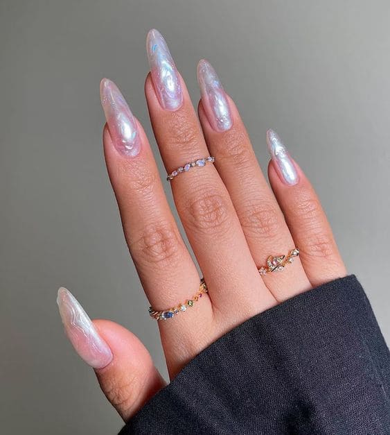 Subtle Pearl Manicure