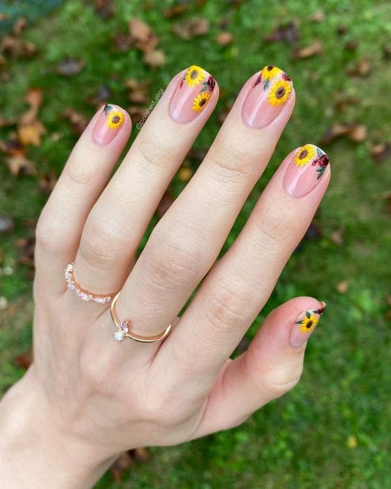 Sunflower Summer Gel Nail Ideas